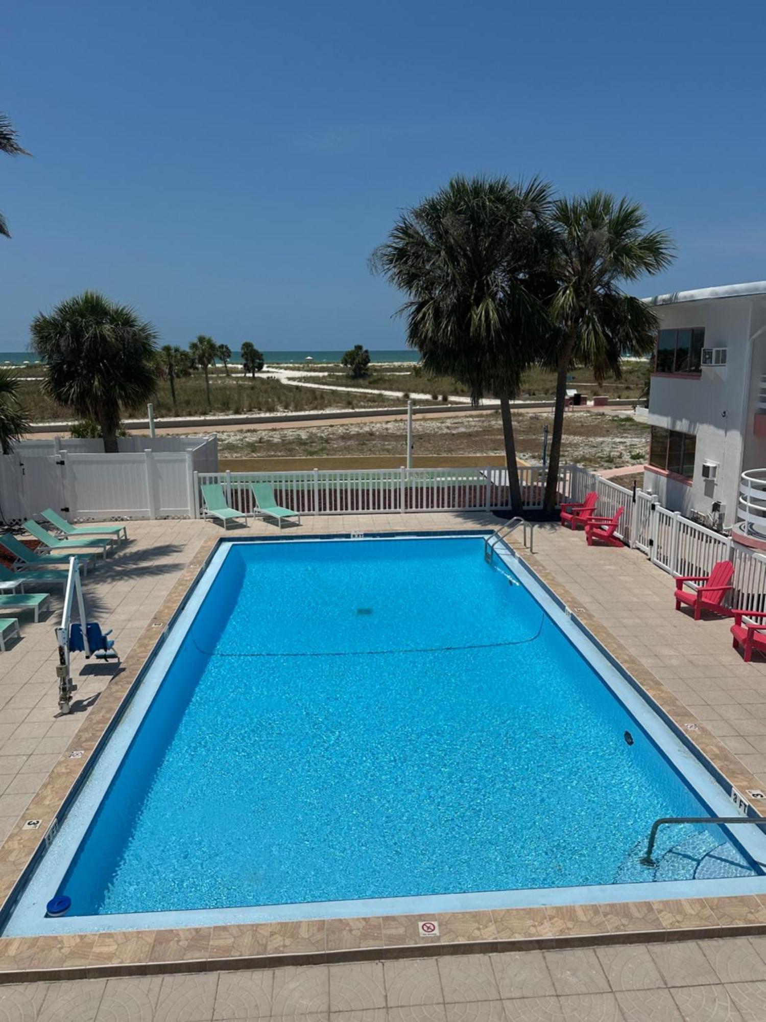 Arvilla Resort St. Pete Beach Exterior photo