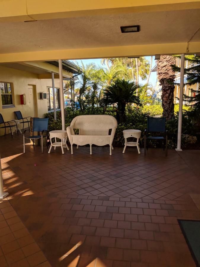 Arvilla Resort St. Pete Beach Exterior photo